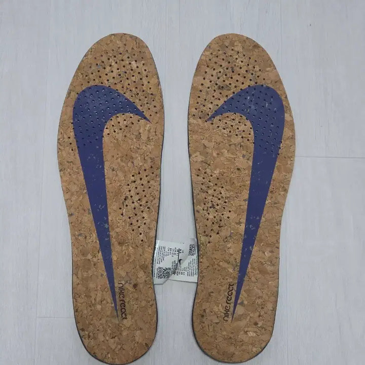 [SOLD OUT] [S급] 나이키 리액트 엘리먼트 87 모스 275사이즈