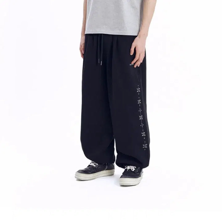 [SOLD OUT] 아캄 스터드 라인 트레이닝 팬츠 블랙
