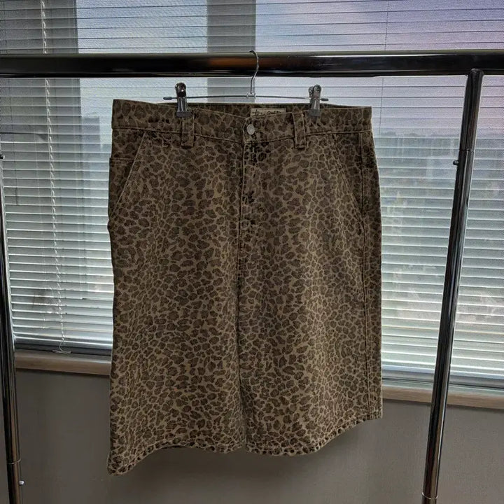 [BUNJANG] Stussy Leopard Denim Work Shorts Size 34 / (새상품)스투시 데님 워크 쇼츠 레오파드 34
