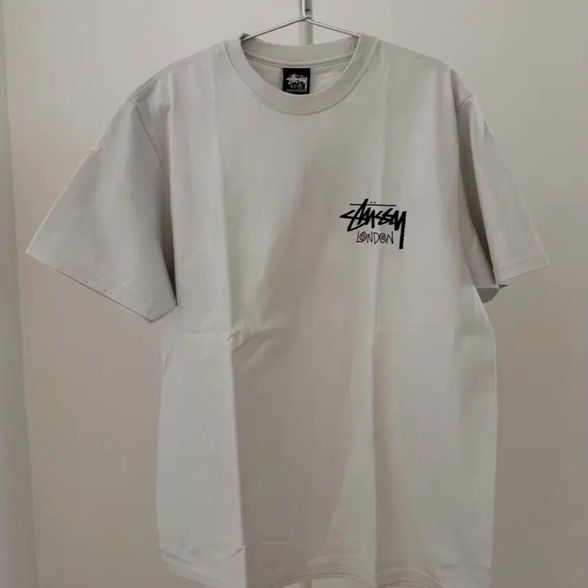 [SOLD OUT] [미개봉 신제품] 스투시 X 런던 티셔츠 포그컬러 M사이즈