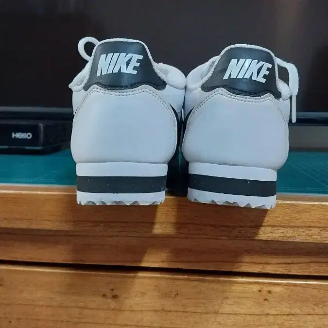 [BUNJANG] Nike Cortez Leather Sneakers (245) / 나이키 정품 코르테즈 레더.운동화. 245