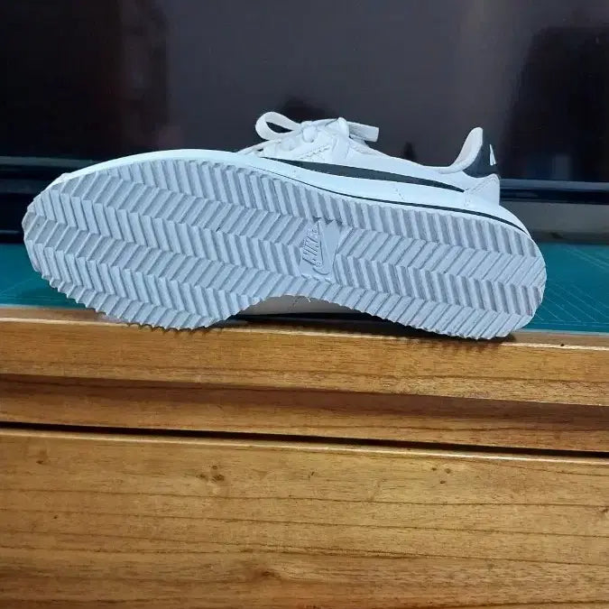 [BUNJANG] Nike Cortez Leather Sneakers (245) / 나이키 정품 코르테즈 레더.운동화. 245