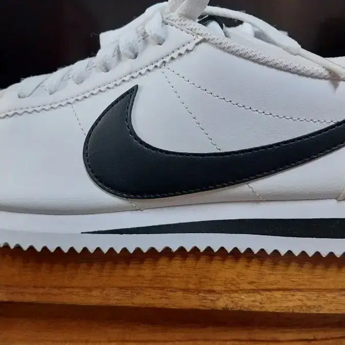 [BUNJANG] Nike Cortez Leather Sneakers (245) / 나이키 정품 코르테즈 레더.운동화. 245