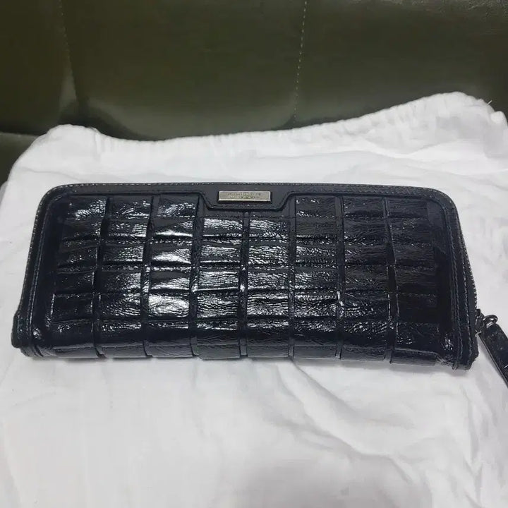 [BUNJANG] Burberry Embossed Crocodile Clutch Wallet / 버버리 악어 엠보싱 클러치 장지갑