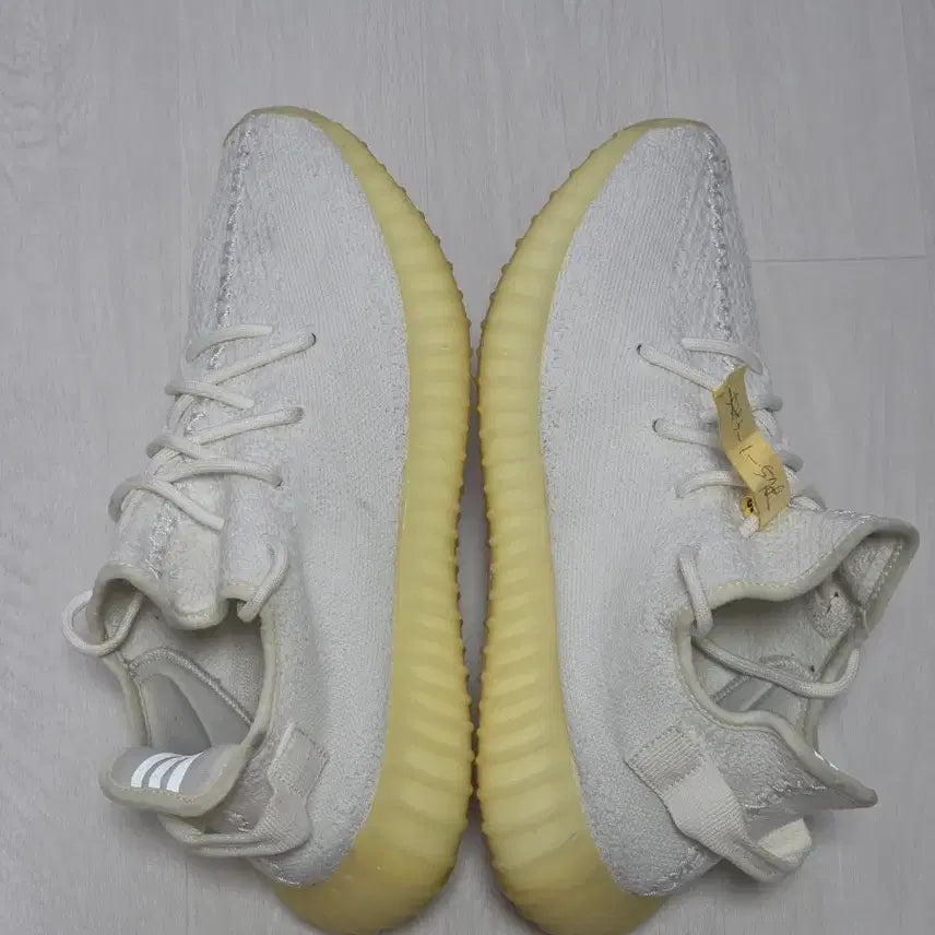 [SOLD OUT] 아디다스 이지부스트 350 V2 트리플 화이트 275 사이즈