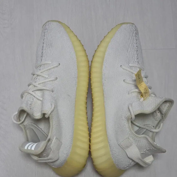 [SOLD OUT] 아디다스 이지부스트 350 V2 트리플 화이트 275 사이즈