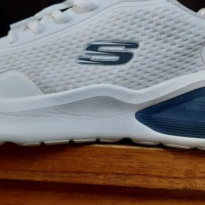 [SOLD OUT] 스케쳐스 에어 쿠셔닝 운동화. 265
