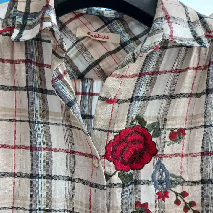 [SOLD OUT] 비꼴리끄 체크 플라워 자수 롱 셔츠