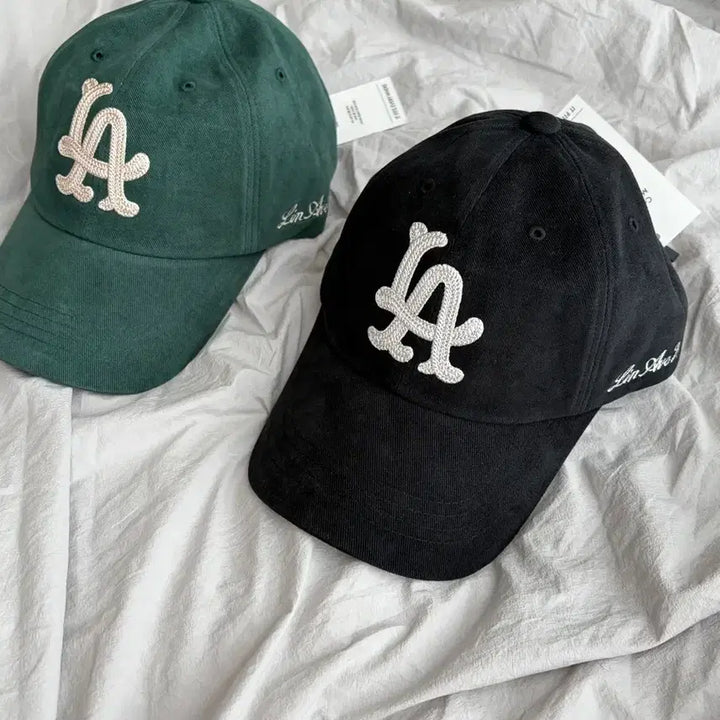 [SOLD OUT] 린에비뉴 / 체인스티치 LA로고 코어블랙, 포레스트 그린 / free