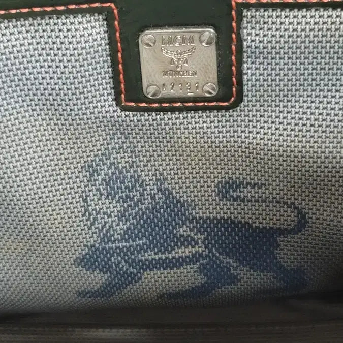 [SOLD OUT] MCM 에나멜 토트백 블랙 서류가방