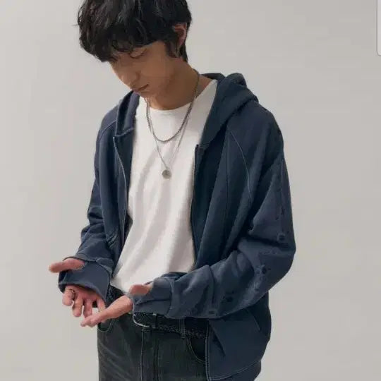 [BUNJANG] Minav Needlework Pigment Hood Zip-Up [Blue] / 미나브 니들워크 피그먼트 후드 집업 [블루]
