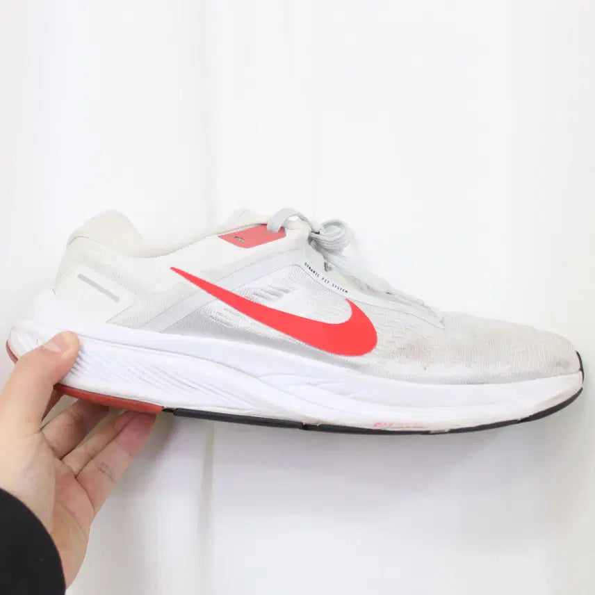 [SOLD OUT] [정품] 나이키 남성 에어 줌(Air Zoom) 러닝화 (275) 상상샵