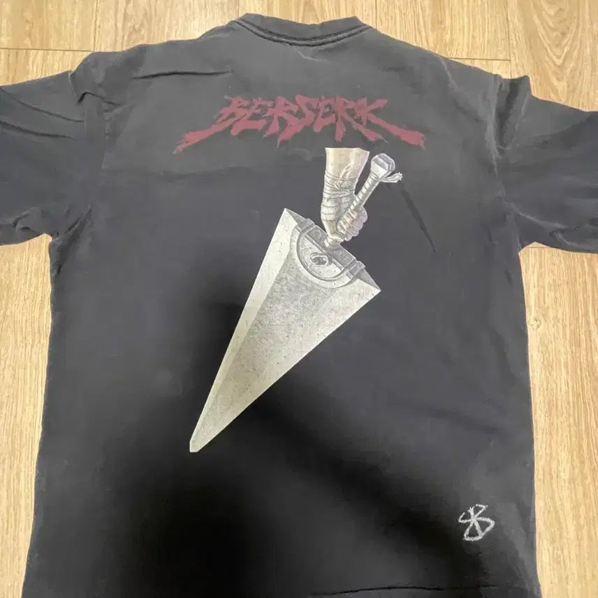 [BUNJANG] Polytelu Berserk T-shirt / (3)폴리테루 x 베르세르크 반팔