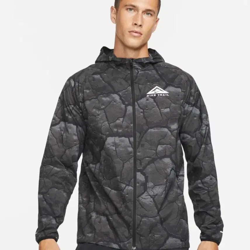 [BUNJANG] Nike Trail Hooded Windbreaker Jacket Black Pattern 95 / 나이키 트레일 후드 바람막이 블랙 패턴 95사이즈
