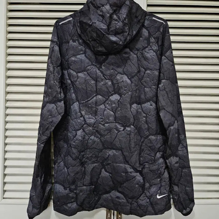 [BUNJANG] Nike Trail Hooded Windbreaker Jacket Black Pattern 95 / 나이키 트레일 후드 바람막이 블랙 패턴 95사이즈