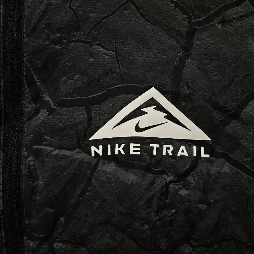 [BUNJANG] Nike Trail Hooded Windbreaker Jacket Black Pattern 95 / 나이키 트레일 후드 바람막이 블랙 패턴 95사이즈