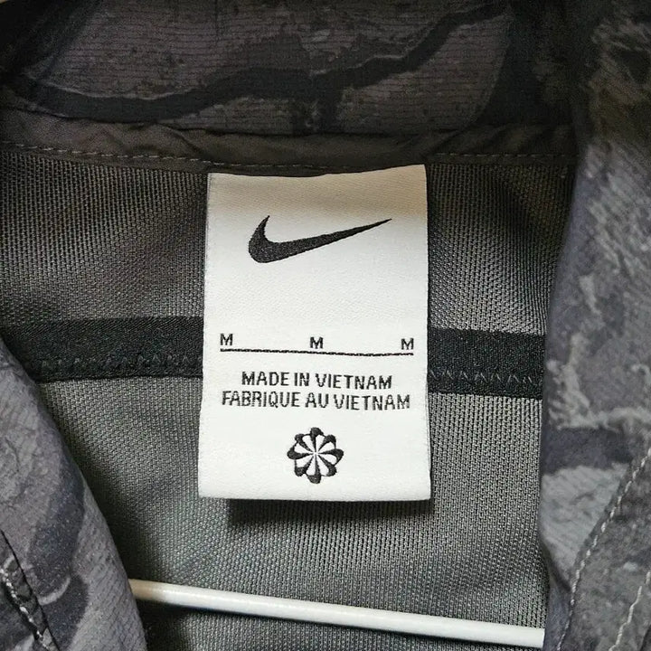 [BUNJANG] Nike Trail Hooded Windbreaker Jacket Black Pattern 95 / 나이키 트레일 후드 바람막이 블랙 패턴 95사이즈