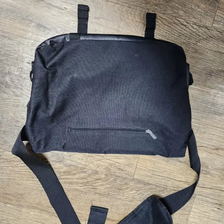 [BUNJANG] Peeps Black Messenger Bag Crossbody Bag / peeps 검정 메신저백 크로스백