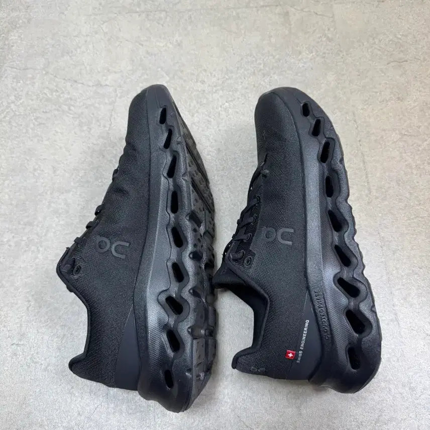 [BUNJANG] OnRunning Cloud Tilt Eclipse Black 255 Sneakers / 온러닝 클라우드 틸트 255