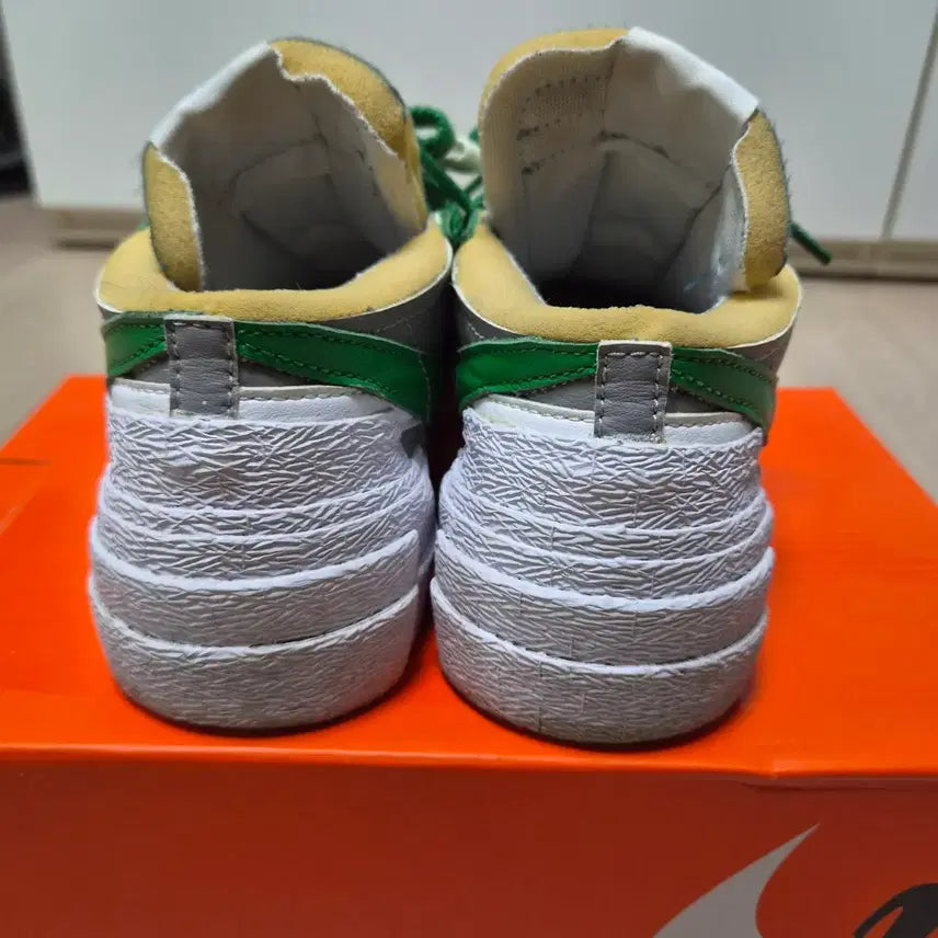 [BUNJANG] Nike Sacai Blazer Low Sneakers / 나이키 사카이 블레이저 로우 235
