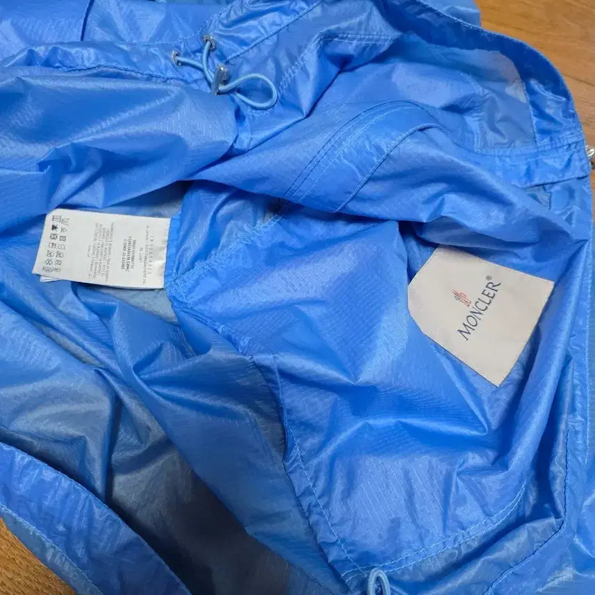 [BUNJANG] Moncler Windbreaker Jacket / 몽클레어 경량 바람막이 자켓