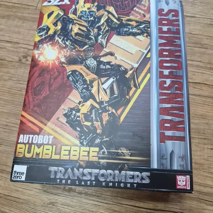 [SOLD OUT] 쓰리제로 threezero DLX 범블비 피규어 라스트나이트(최후의기사)