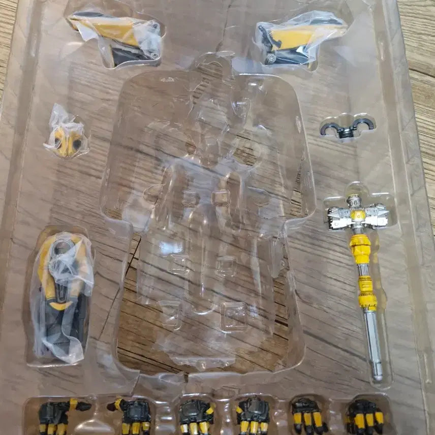 [SOLD OUT] 쓰리제로 threezero DLX 범블비 피규어 라스트나이트(최후의기사)