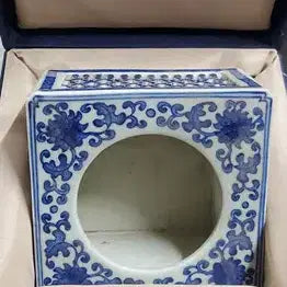 [BUNJANG] Qing Dynasty Celadon Porcelain Floral Square Incense Burner / 건륭년제 청화백자 투조 화훼문 방형 향로 중국도자기 골동품 미술품 수집품