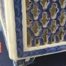 [BUNJANG] Qing Dynasty Celadon Porcelain Floral Square Incense Burner / 건륭년제 청화백자 투조 화훼문 방형 향로 중국도자기 골동품 미술품 수집품