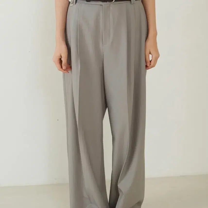 [BUNJANG] Fromwhere Classic Double-Pleated Slacks / 프롬웨얼 Classic Double-Pleated Slacks 슬랙스