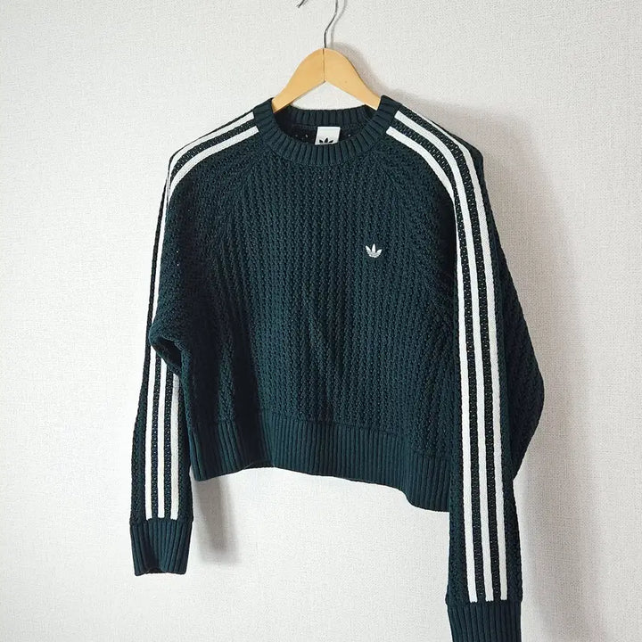 [SOLD OUT] 아디다스 신형 크롭 아디컬러 니티드 크루 니트 케이블 L (거의 새상품)