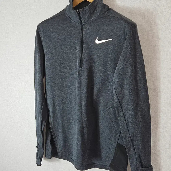 [SOLD OUT] 나이키 드라이핏 러닝 스카치 리틀렉티브 하프집업 반집업 티셔츠 M 100