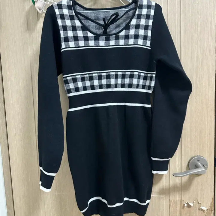 [SOLD OUT] 그레일 grl 리본깅엄체크 리본 니트 미니 원피스 L블랙 스나계 에블린
