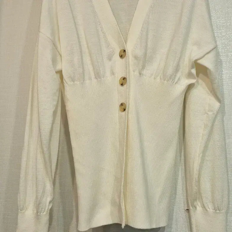 [BUNJANG] Vov V-Neck Knit Cardigan / 보브 브이넥 니트 가디건
