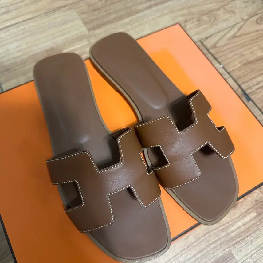 [SOLD OUT] 에르메스 오란 브라운 샌들