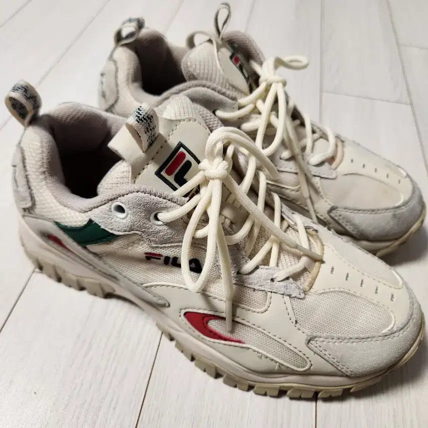 [BUNJANG] Fila Unisex Waitracers Sneakers Size 240 / 휠라 운동화 남녀공용 워킹화 레이트레이서 사이즈240사용감은 좀 있지
