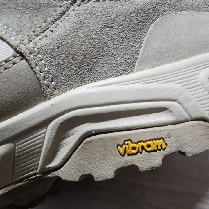 [BUNJANG] Kolon Sport Gore-Tex Trekking Shoes / 코오롱스포츠 고어텍스 트레킹화
