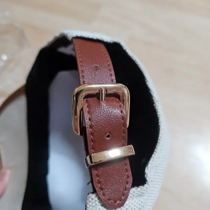 [SOLD OUT] 미우미우 볼캡 모자 아이보리