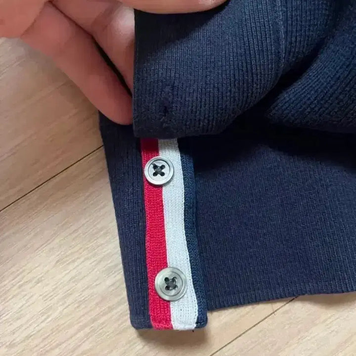 [SOLD OUT] [오케이몰/2size] 톰브라운 사선완장 네이비 2사이즈 맨투맨 오케이몰