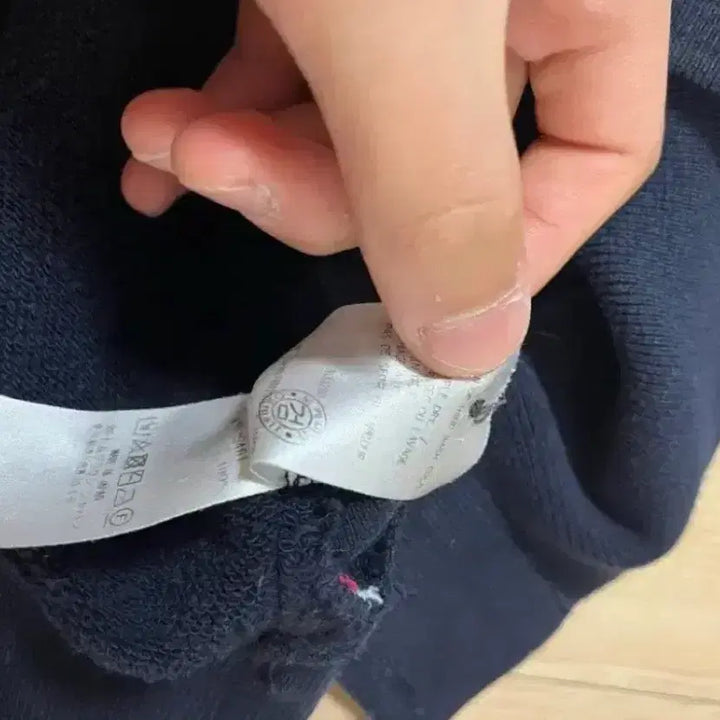 [SOLD OUT] [오케이몰/2size] 톰브라운 사선완장 네이비 2사이즈 맨투맨 오케이몰
