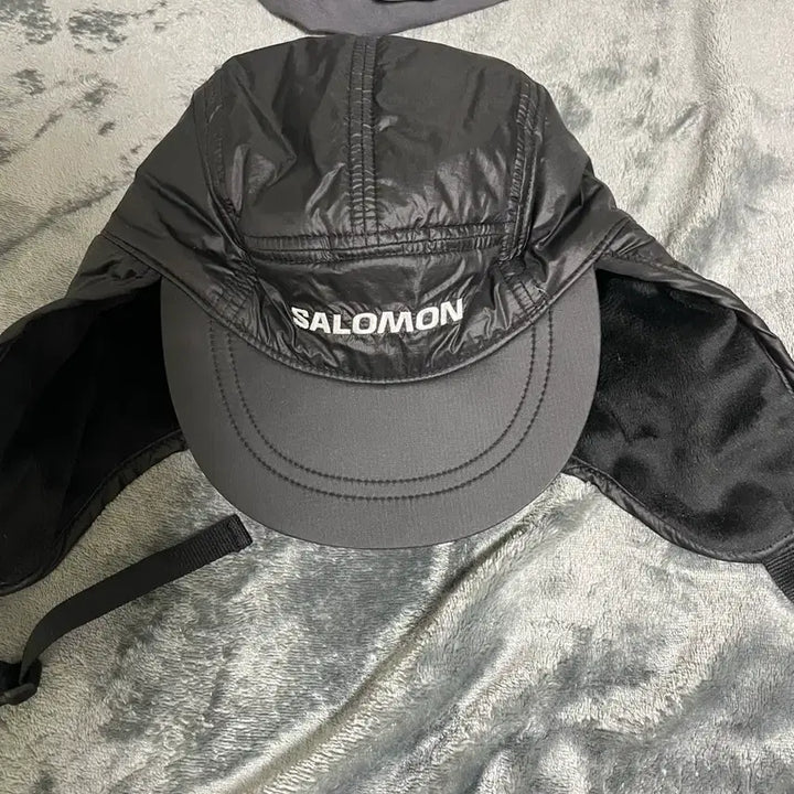 [BUNJANG] Salomon Black Ear Flap Cap / 살로몬 모자