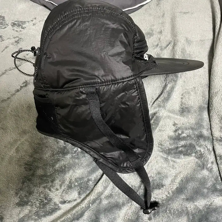 [BUNJANG] Salomon Black Ear Flap Cap / 살로몬 모자