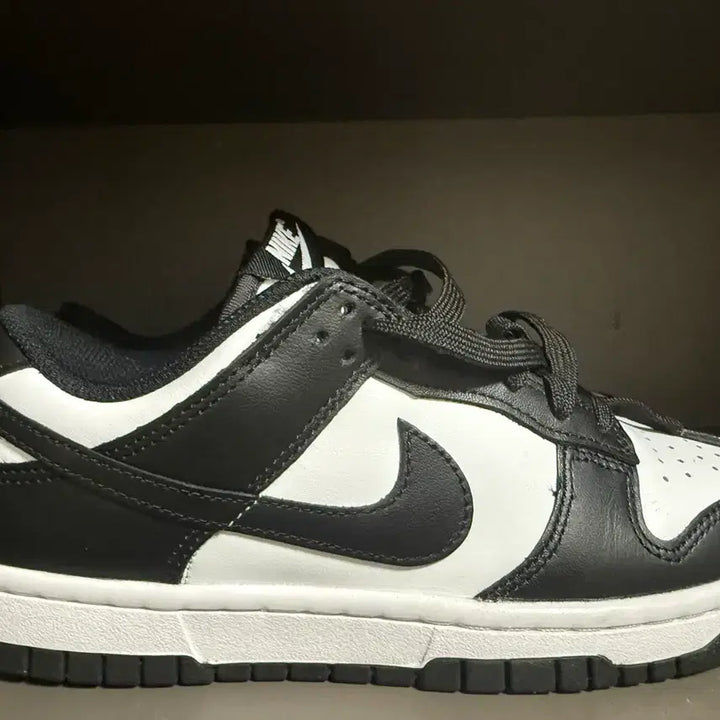 [BUNJANG] Nike Dunk Low Black and White (235mm) Sneakers / 나이키 범고래 (235mm) 블랙 판매합니다