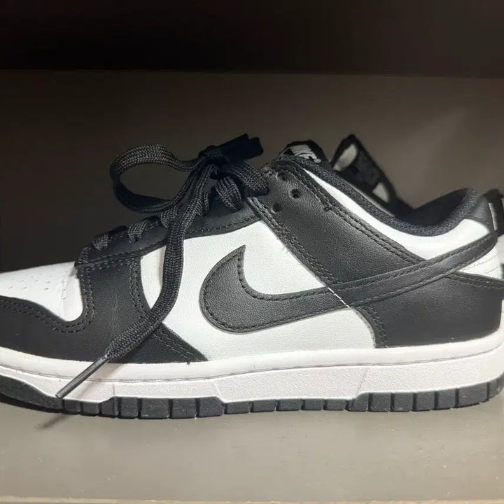 [BUNJANG] Nike Dunk Low Black and White (235mm) Sneakers / 나이키 범고래 (235mm) 블랙 판매합니다