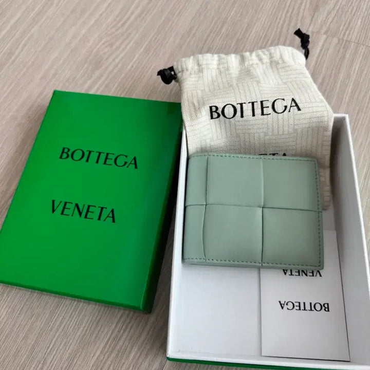 [SOLD OUT] 보테가베네타 반지갑
