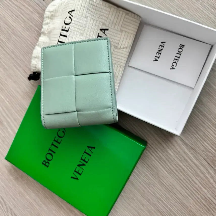 [SOLD OUT] 보테가베네타 반지갑