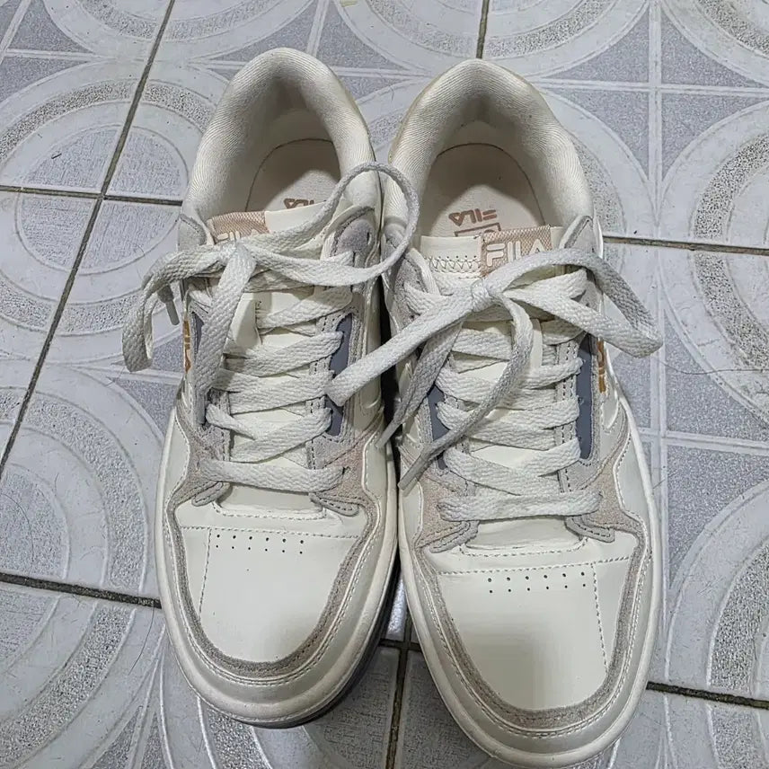 [SOLD OUT] 휠라 FILA 아이보리 스니커즈 운동화