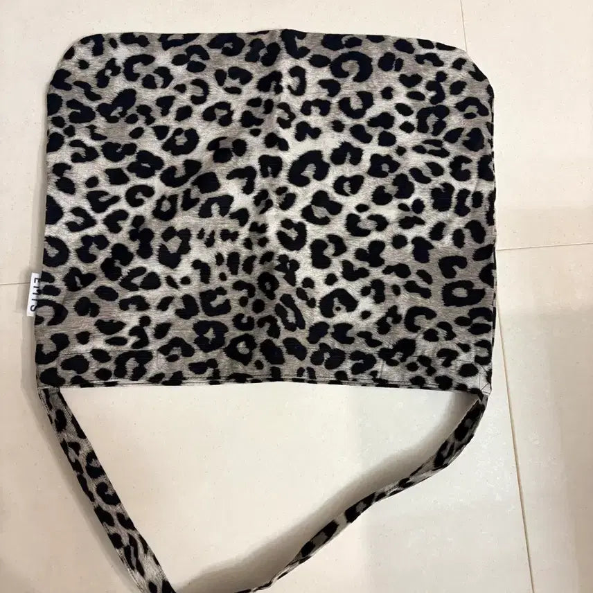 [BUNJANG] Emis New Leopard Corduroy Eco Bag Grey / 이미스 뉴 레오파드 코듀로이에코백 그레이 새상품 착용x