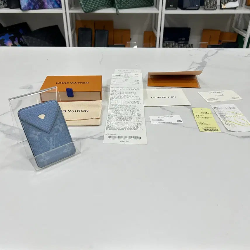 [BUNJANG] Louis Vuitton Sky Blue MagSafe Card Wallet / {정품} 루이비통 스카이블루 맥세이프 카드지갑
