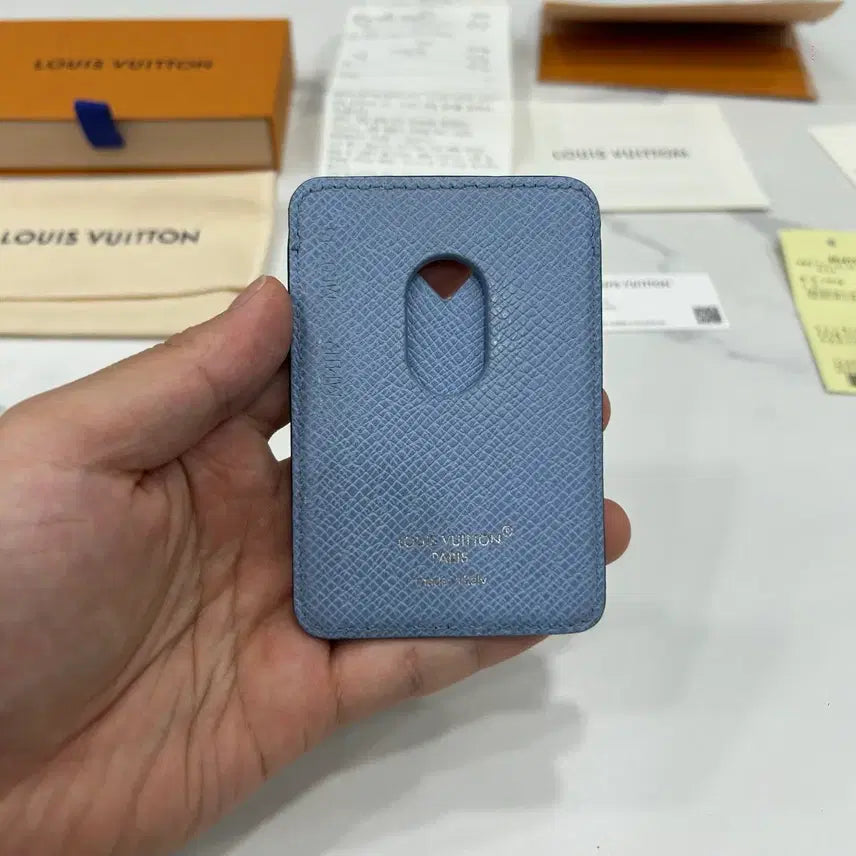 [BUNJANG] Louis Vuitton Sky Blue MagSafe Card Wallet / {정품} 루이비통 스카이블루 맥세이프 카드지갑